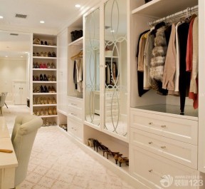 带镜子的鞋柜装修效果图 美式风格房子