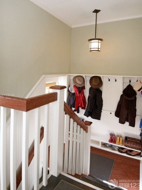 楼梯间鞋柜装修效果图 美式家装