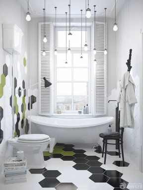 精美小户型厕所白色浴缸装修实景图