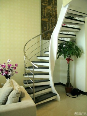 金属楼梯装修效果图片 家庭简单装修