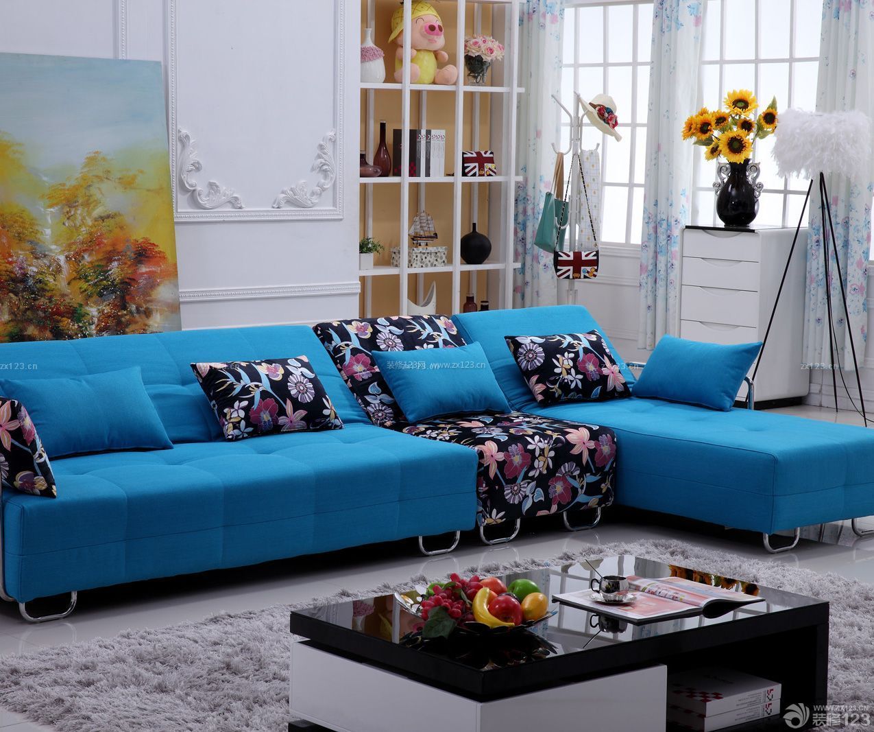 最新小户型房屋客厅多功能沙发床设计图片