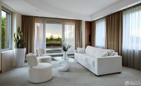 装修样板间客厅纯色窗帘现代风格