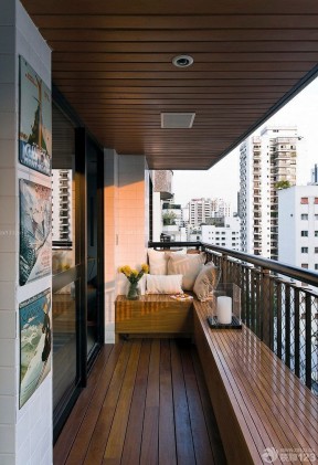 客厅阳台装修 生态木吊顶