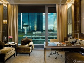 最新小型酒店房间落地玻璃窗装修效果图片