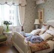 现代风格普通家庭卧室装修壁纸效果图