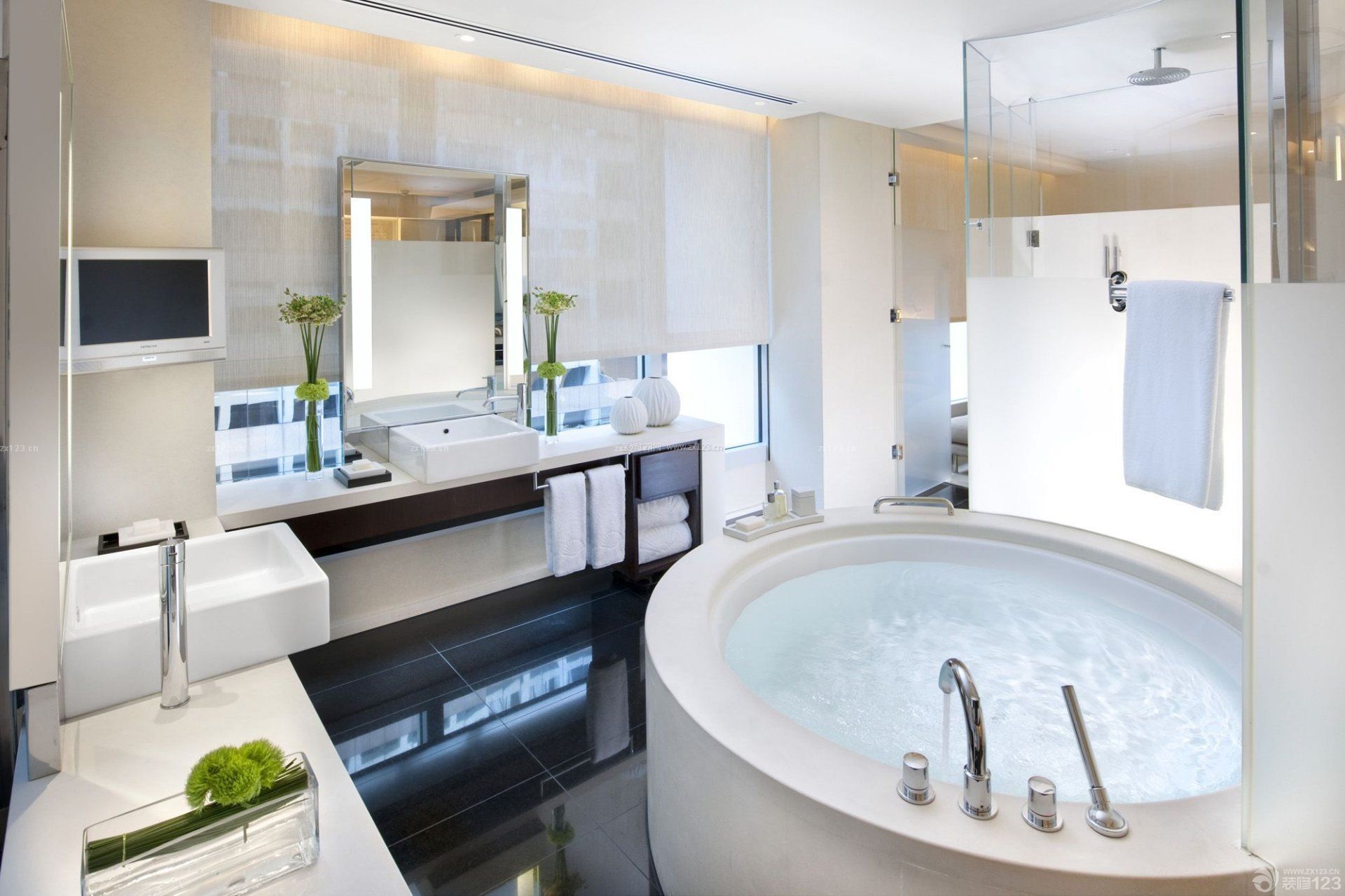 快捷酒店室内卫生间浴缸装修效果图片