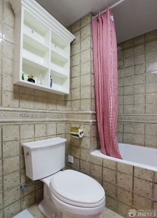 宾馆小卫生间按摩浴缸装修效果图片