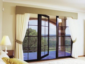 室内窗户护栏装修效果图 欧式别墅设计