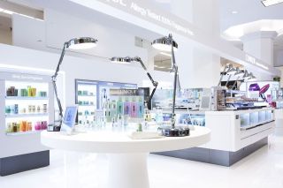 时尚商场韩国化妆品店装修设计