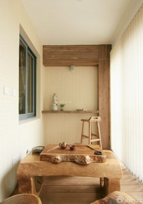 中式阳台创意 木质茶几装修效果图片
