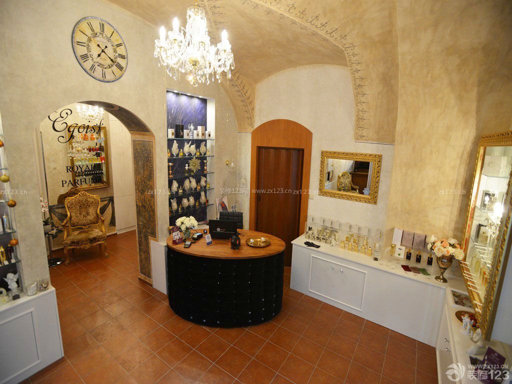古典欧式风格化妆品店设计