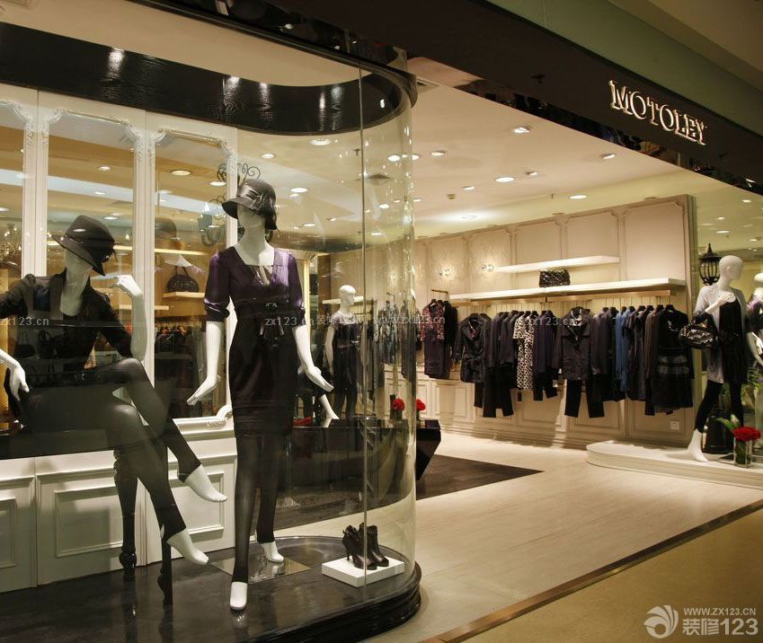 韩国服装店橱窗装修效果图片 
