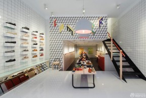 小型鞋店装修效果图 室内实木楼梯栏杆