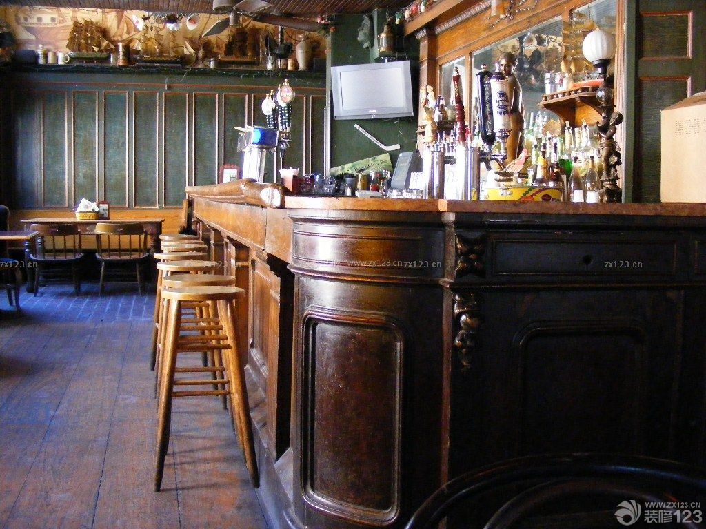 复古小酒吧吧台设计装修效果图