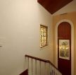 古典家庭阁楼楼梯间设计装修图