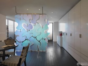 客厅雕花玻璃隔断 普通客厅装修效果图