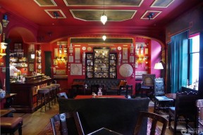 精美特色小酒吧装修风格红色墙面效果图片