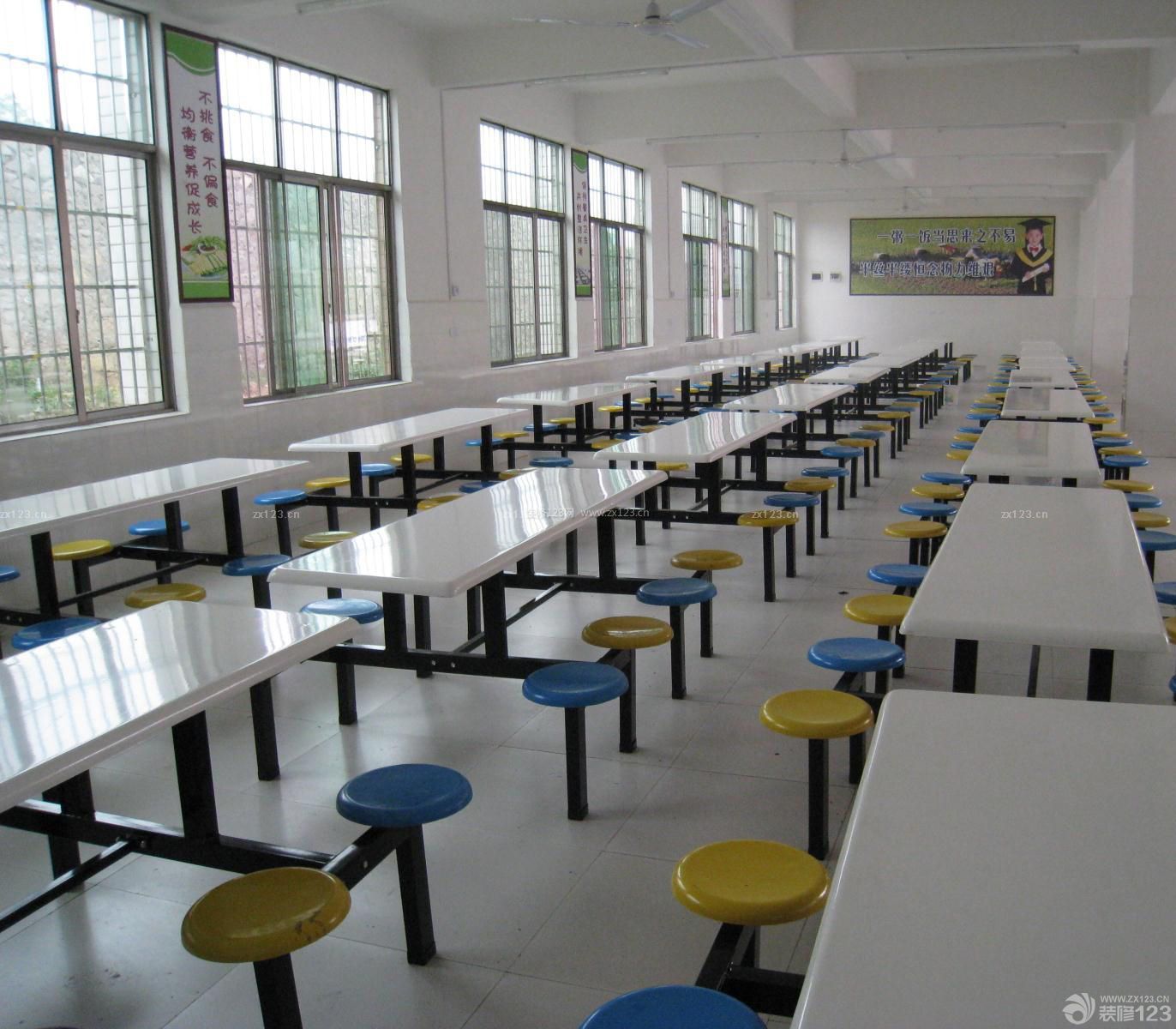 深圳市学校学生食堂简单装修图片
