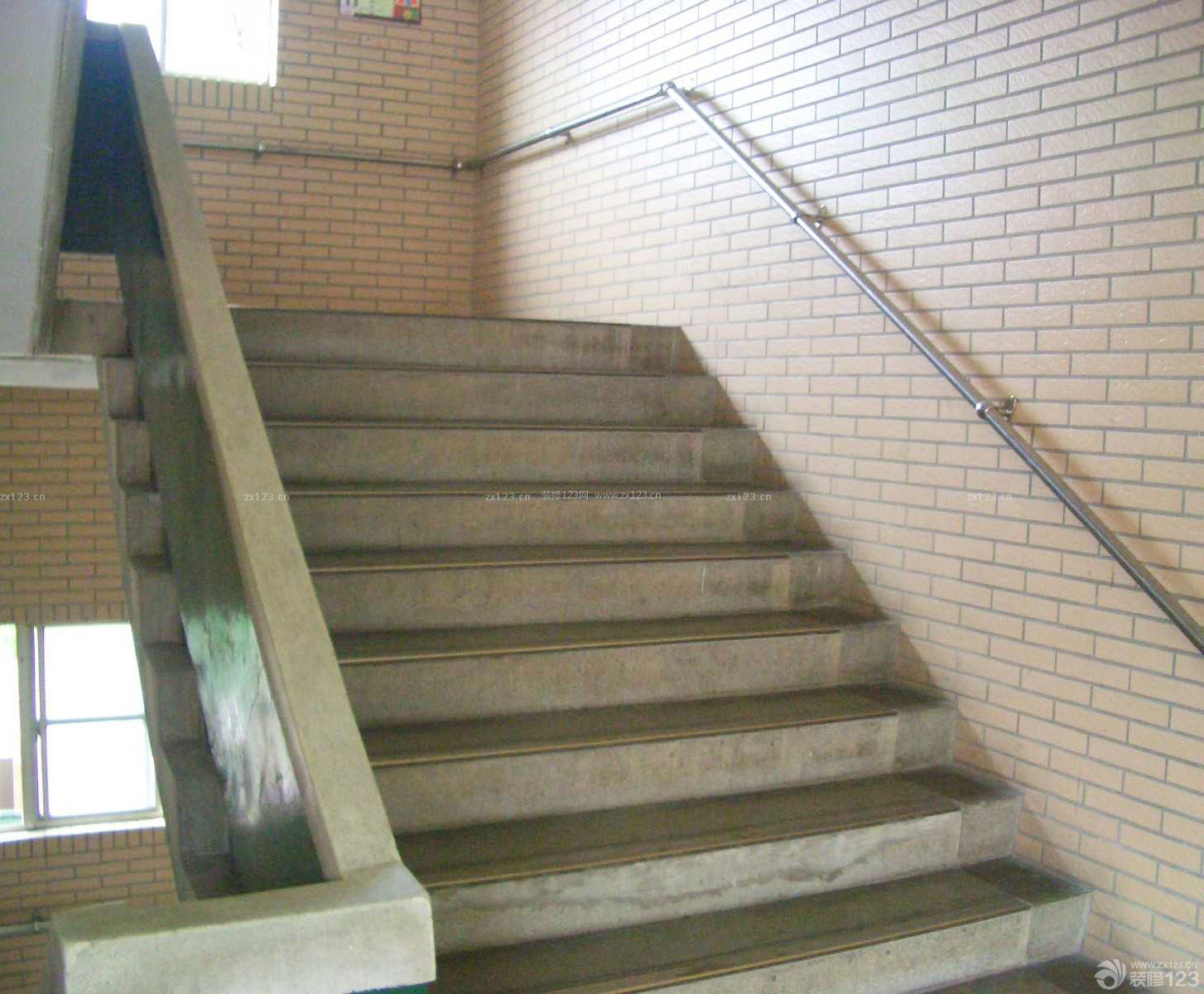 某小学学校楼梯装修图片大全 
