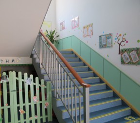学校楼梯装修 