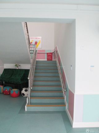 某学校室内楼梯装修效果图图片