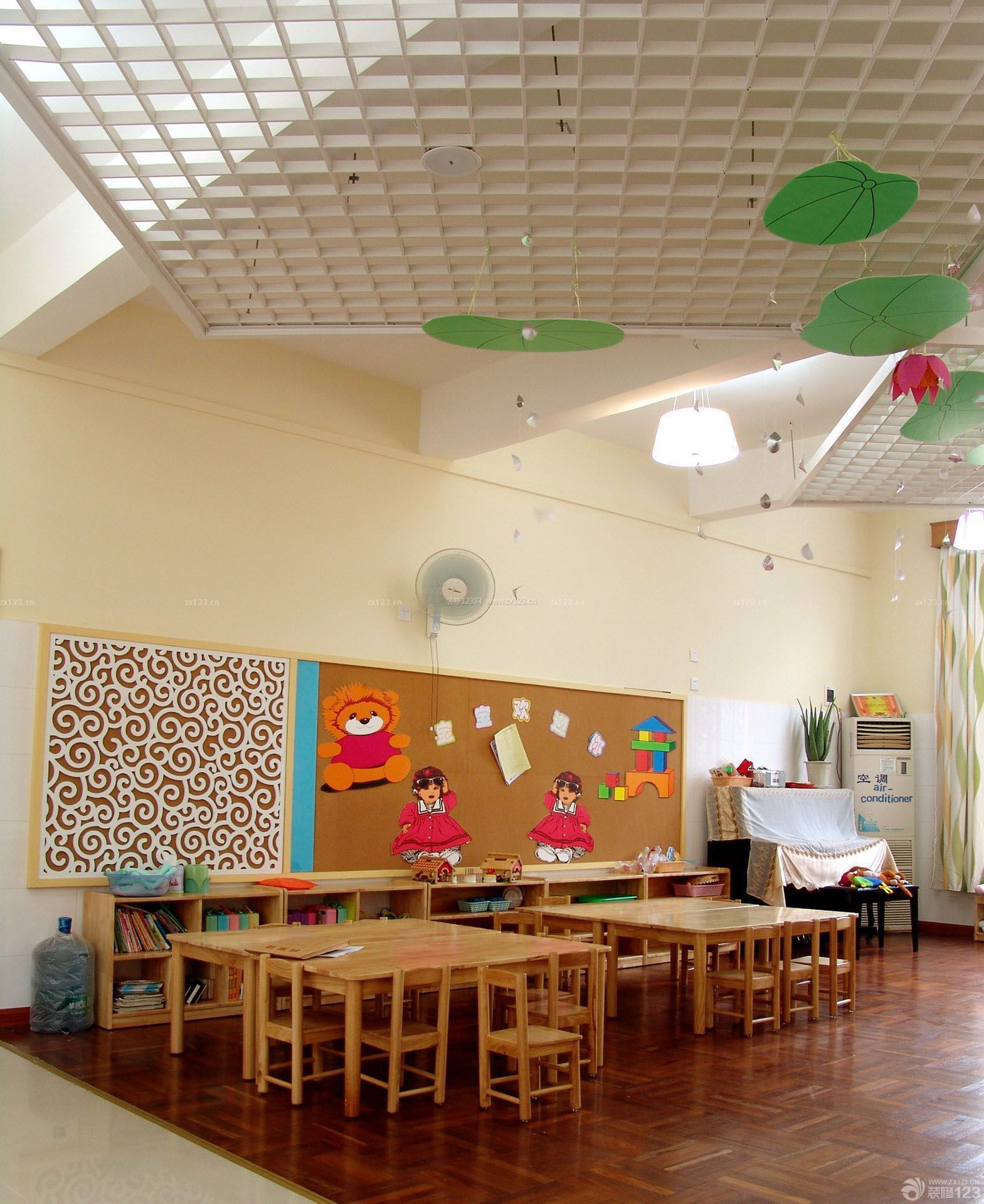 2015学校幼儿教室背景墙装修效果图片大全
