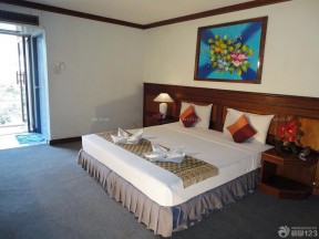 普吉岛泰式装修宾馆 实木床图片