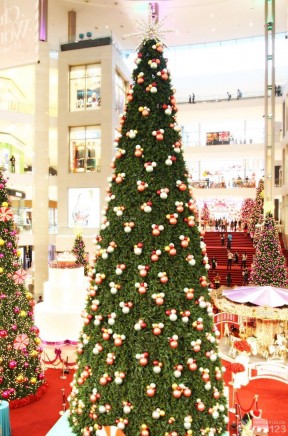 圣诞节商场布置 大型商场中庭设计