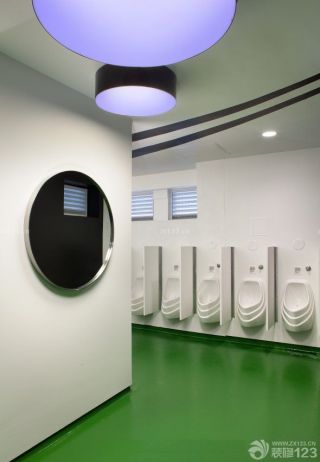 某培训学校厕所白色墙面装修效果图片