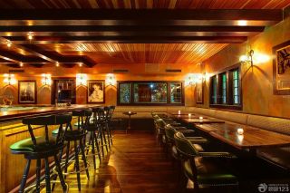 温馨大气的酒吧吧台高凳装修效果图片