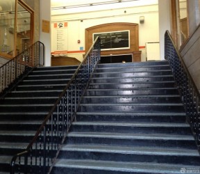 国外学校室内楼梯设计效果图2023图片