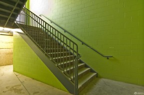某培训学校室内楼梯设计效果图