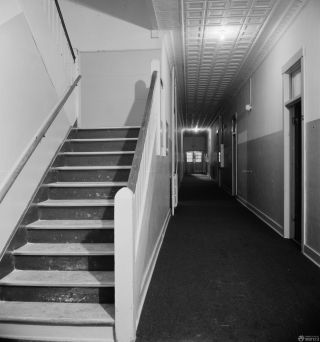 学校宿舍楼梯装修效果图