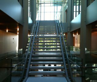 学校玻璃楼梯扶手设计效果图片