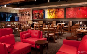 经典咖啡厅酒吧实木酒吧椅装修实景图