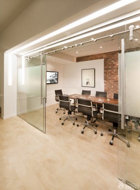 小型会议室效果图 墙砖背景墙
