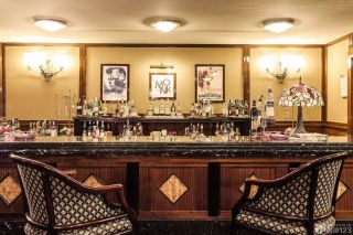 复古欧式风格酒吧吧台装修图片