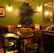 复古酒吧绿色墙面装修效果图片