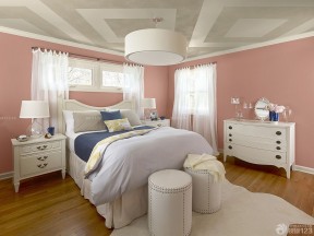8平米小卧室装修图 粉色墙面装修效果图片