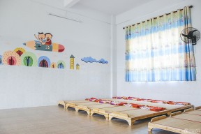 幼儿园床铺摆放设计 现代简约风格装修图片