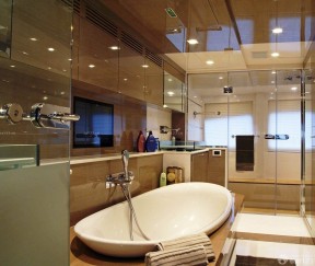 简约卫浴展厅室内白色浴缸装修效果图片