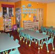 国外幼儿园教室深棕色木地板装修效果图片