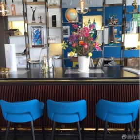 精美时尚的酒吧吧台花卉盆景效果图片