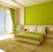 现代卧室浅绿色壁纸窗帘装修设计效果图