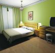 现代美式风格卧室浅绿色壁纸窗帘装修效果图