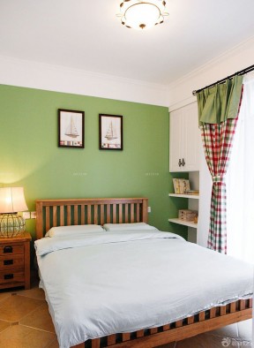 美式乡村风格小卧室浅绿色壁纸窗帘装修效果图