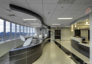 最新医院室内走廊背景装修效果图片