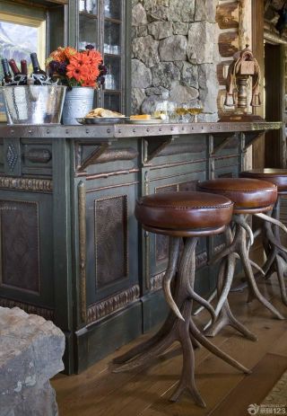 美式乡村风格复式楼家庭酒吧吧台装修效果图