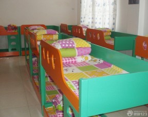 幼儿园室内小孩床设计摆放图片