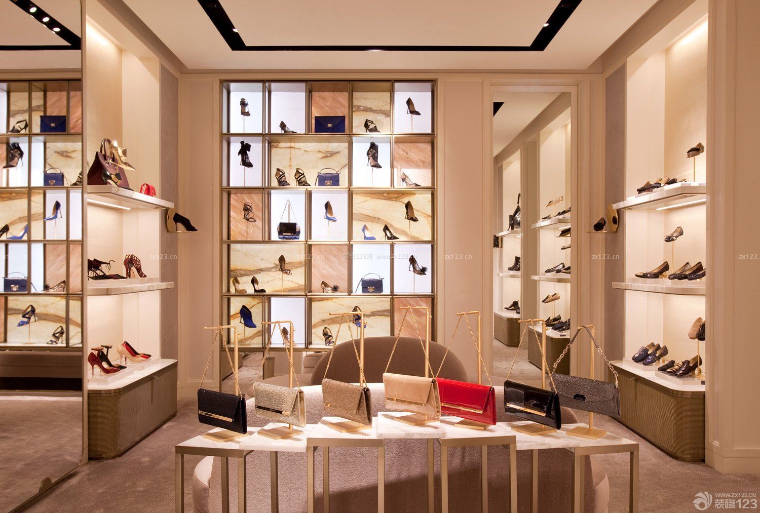 时尚女鞋购物商店设计效果图 – 设计本装修效果图